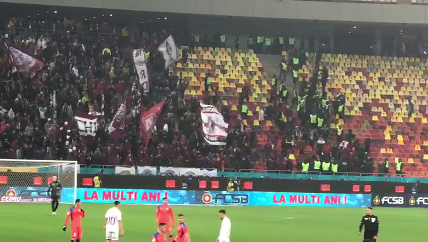 „Război” în tribunele Arenei Naționale! Suporterii celor două rivale s-au încăierat. Jandarmii au intervenit în forță_3