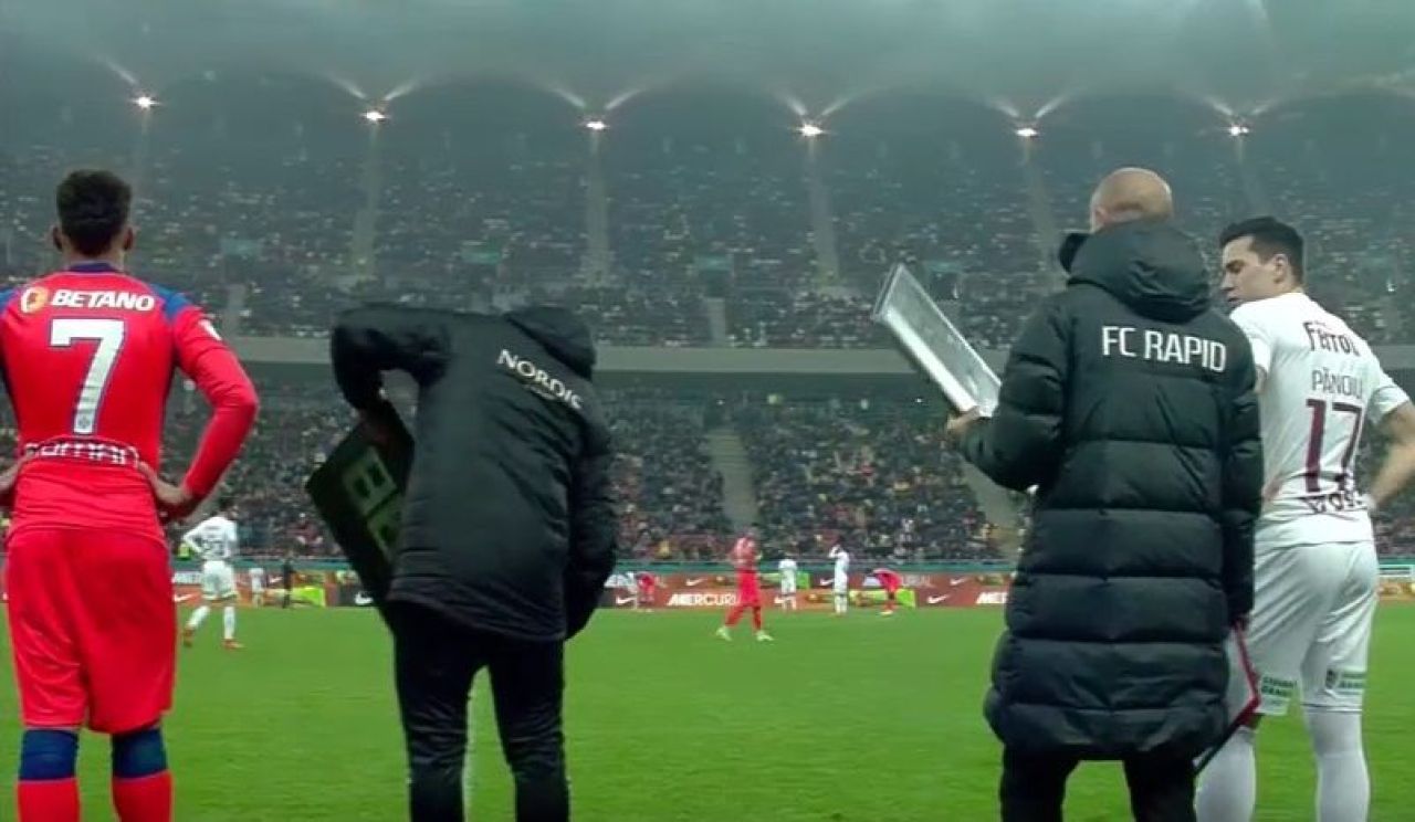 Florinel Coman s-a întors după 114 zile de pauză! Toni Petrea l-a aruncat în luptă la FCSB - Rapid_3