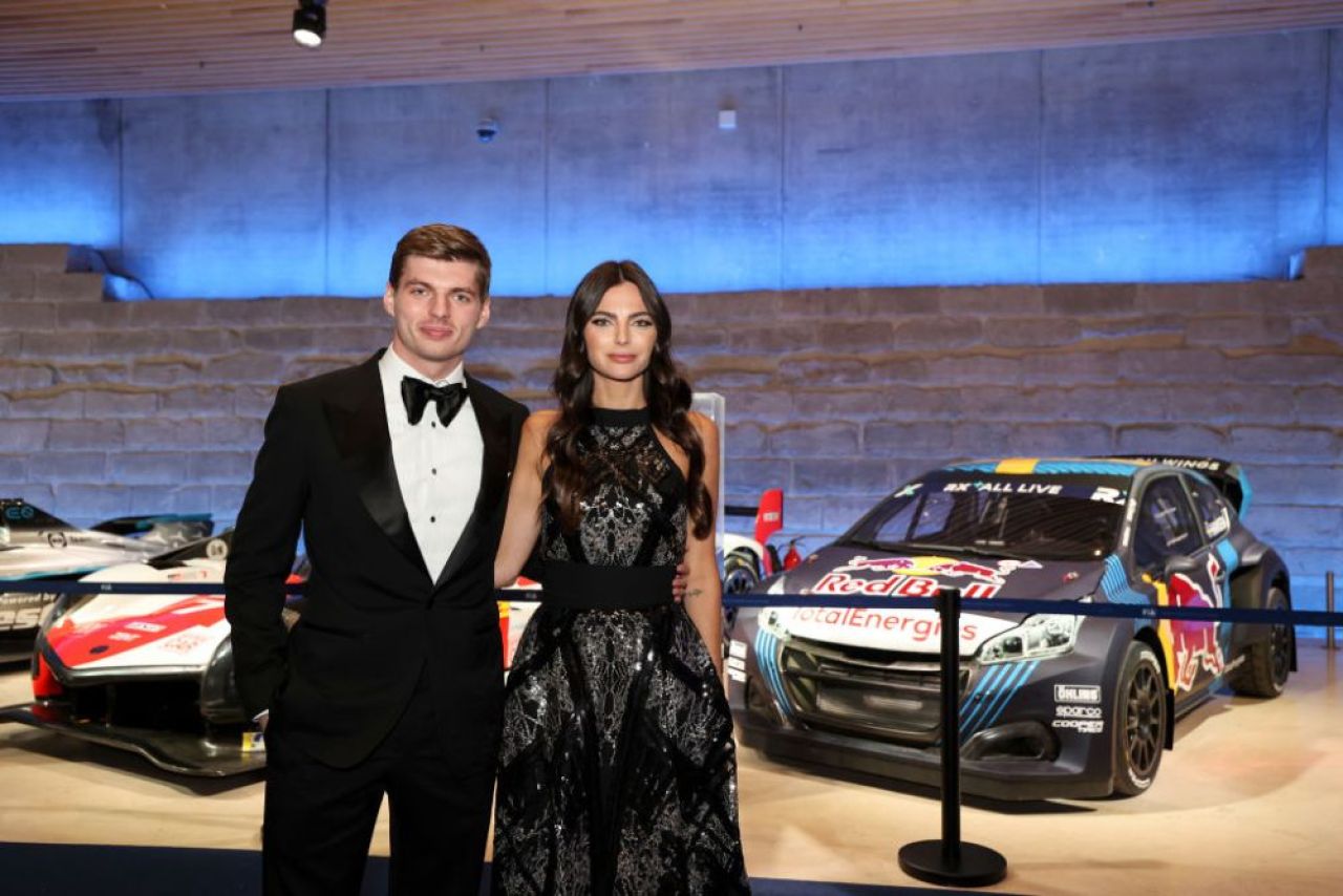 Verstappen, 'umilit' de un puști la gala la care a primit trofeul de campion mondial. Imaginile s-au viralizat imediat_1