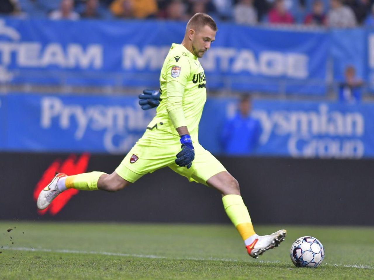 Meciul cu Mioveni i-a fost fatal! Mircea Rednic îl dă afară pe Plamen Iliev de la Dinamo_2
