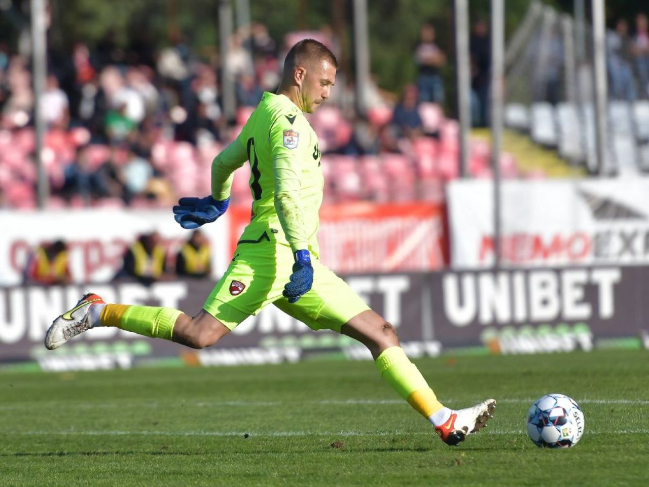 Meciul cu Mioveni i-a fost fatal! Mircea Rednic îl dă afară pe Plamen Iliev de la Dinamo_3