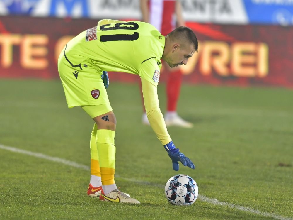 Meciul cu Mioveni i-a fost fatal! Mircea Rednic îl dă afară pe Plamen Iliev de la Dinamo_8