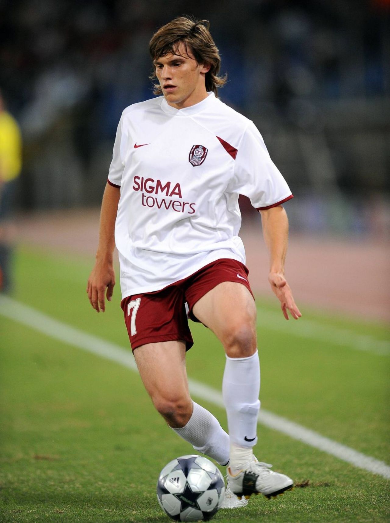 Îl mai ții minte pe Sebastian Dubarbier? Fostul campion cu CFR Cluj s-a făcut cântăreț și arată complet diferit_7