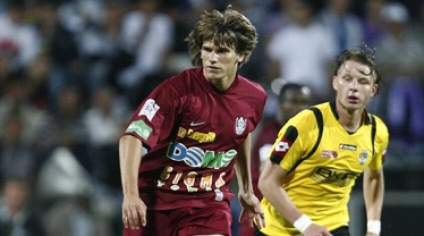Îl mai ții minte pe Sebastian Dubarbier? Fostul campion cu CFR Cluj s-a făcut cântăreț și arată complet diferit_10