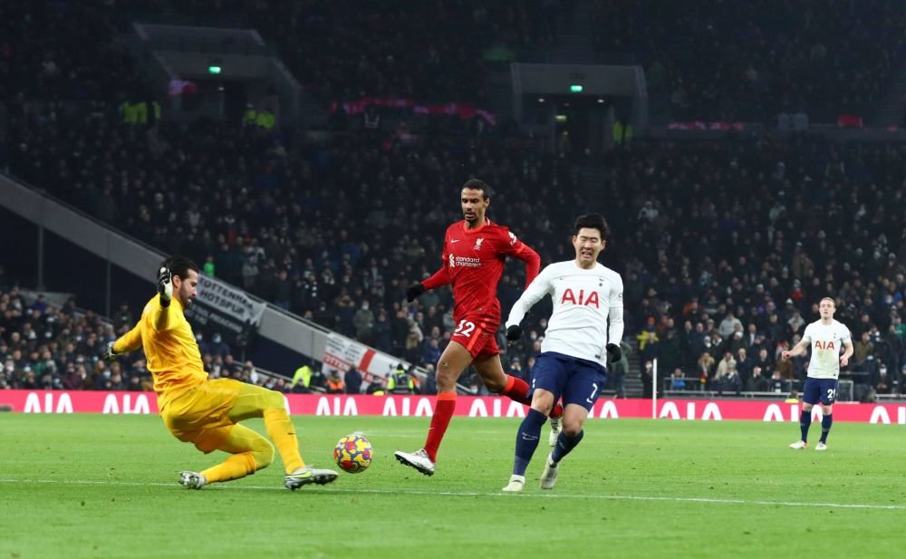 Gafă de proporții a lui Alisson în Tottenham - Liverpool! 