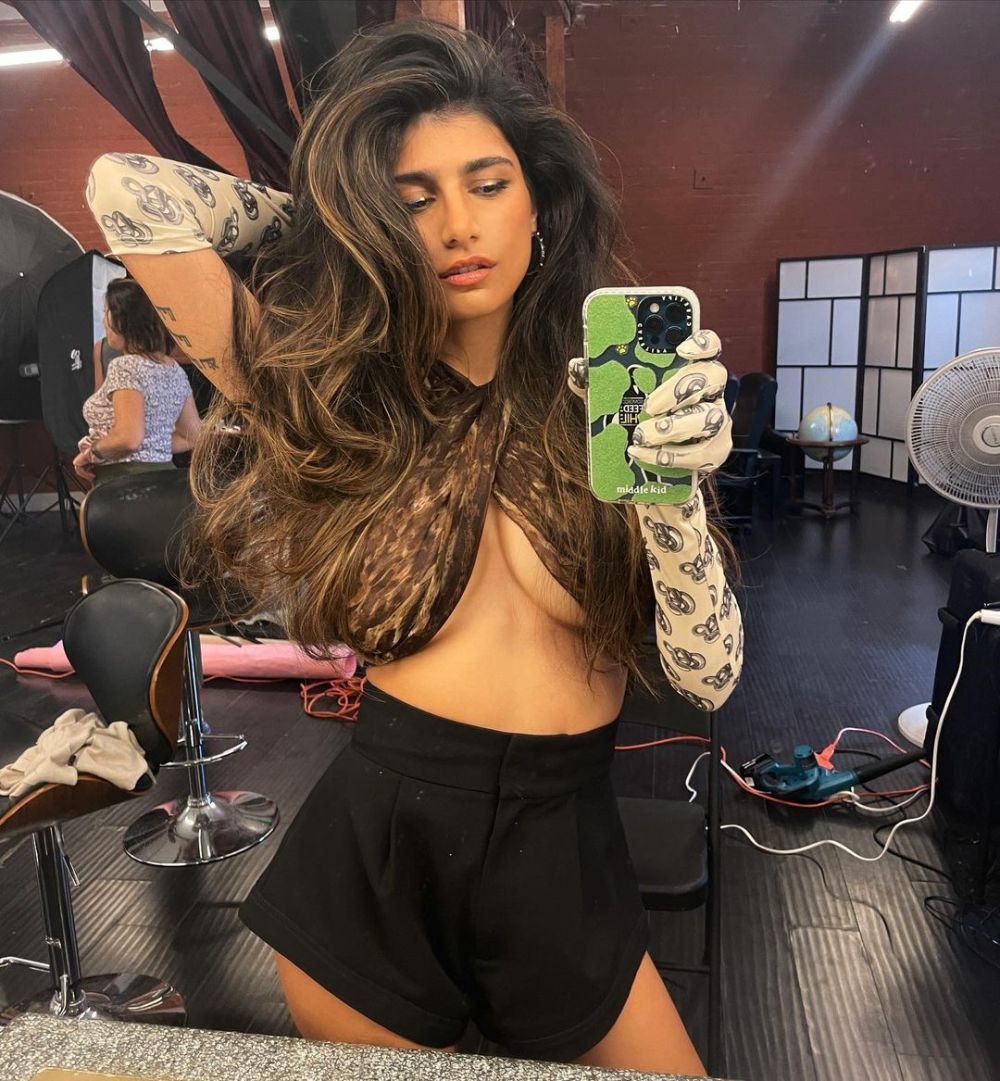 Mia Khalifa a șocat din nou internetul: „Mami, abia aștept să arăt ca tine când voi fi mare!” Postarea a devenit virală_6