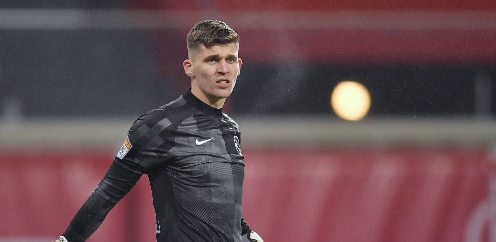 Mama lui T&acirc;rnovanu și-a urmărit fiul cu ochii &icirc;n lacrimi! Portarul de la FCSB și-a pierdut tatăl la 20 de ani&nbsp;