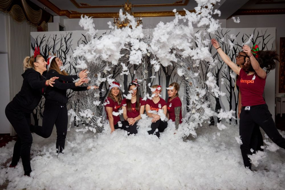 Handbalistele de la Rapid, pictorial inedit de Crăciun. Anunțul făcut de Oana Manea_2