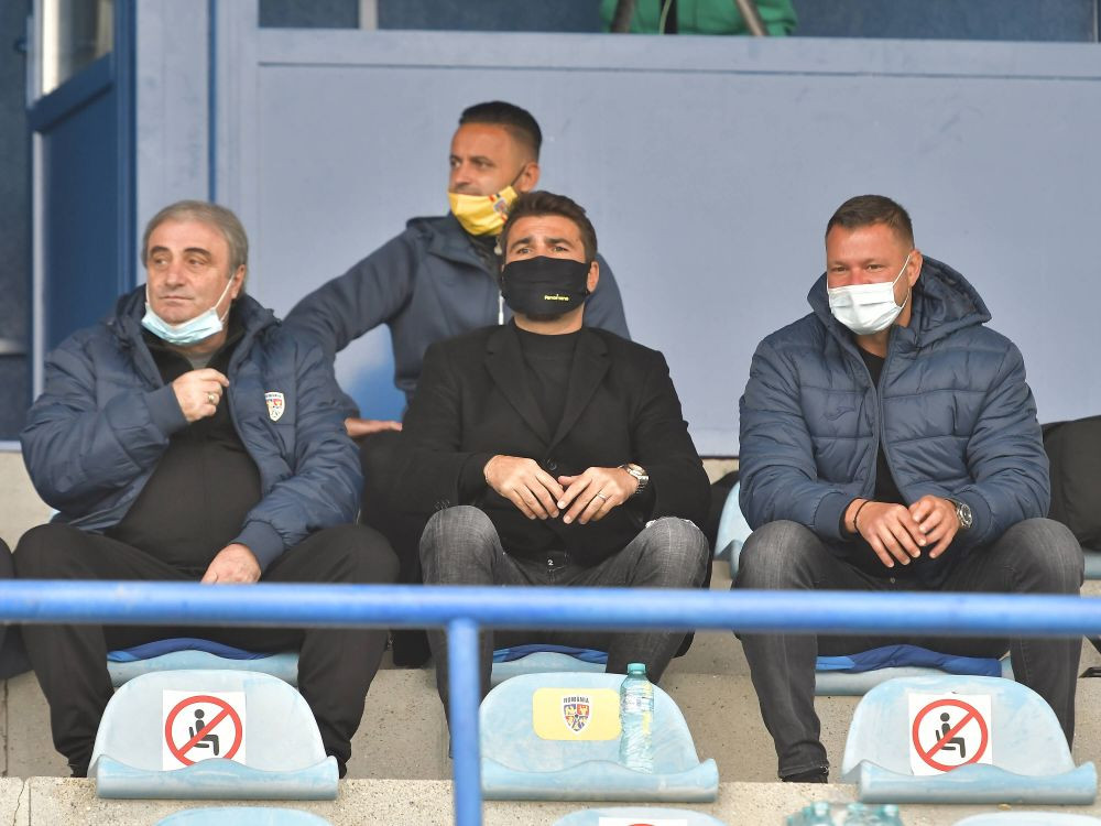 Ironii pe tema &rdquo;Mutu la națională&rdquo;: &rdquo;E pe placul lui Stoichiță. S-a văzut și atunci c&acirc;nd i-a umplut frigiderul că-l iubește&rdquo;