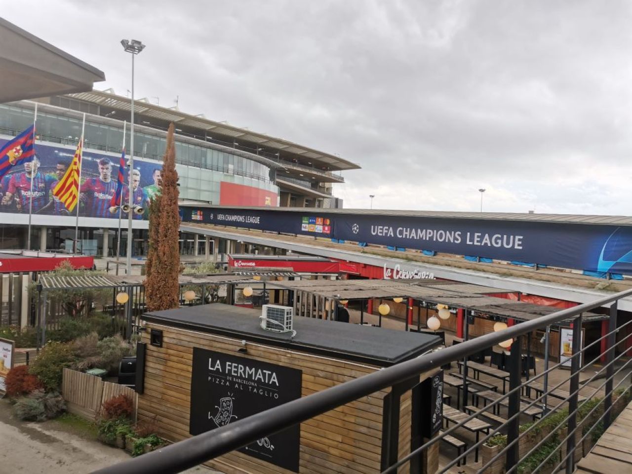 REPORTAJ | Jurnalul suporterului aflat la un meci pe Camp Nou. Trăirile de la partida care a trimis-o pe Barcelona în Europa League_4