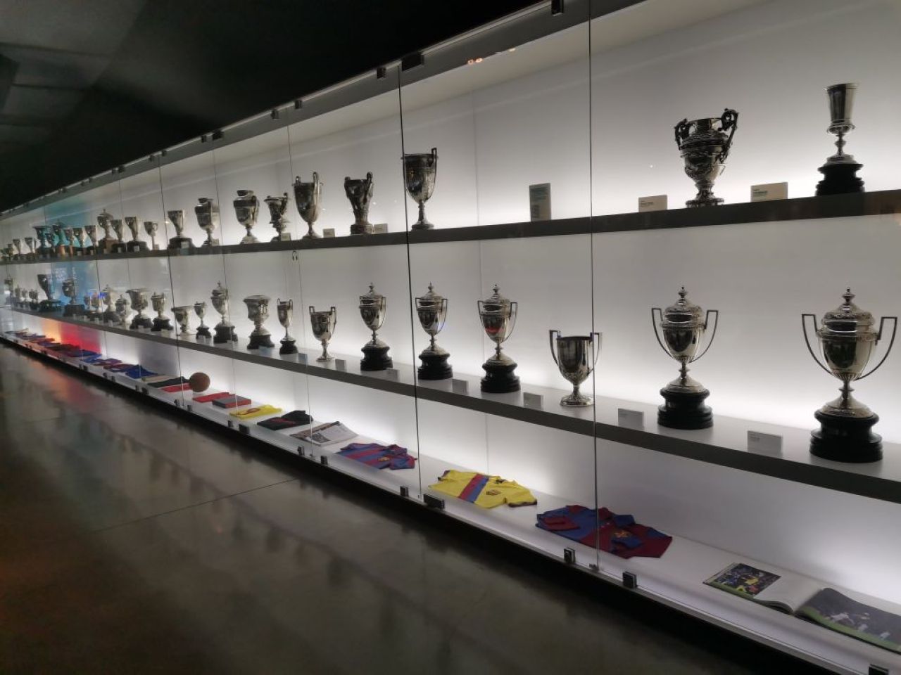 REPORTAJ | Jurnalul suporterului aflat la un meci pe Camp Nou. Trăirile de la partida care a trimis-o pe Barcelona în Europa League_5