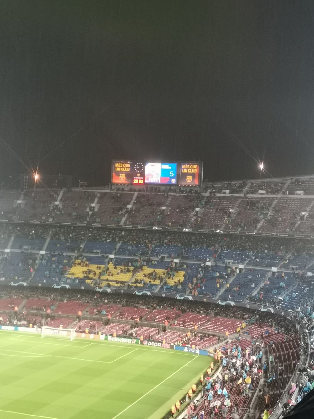 REPORTAJ | Jurnalul suporterului aflat la un meci pe Camp Nou. Trăirile de la partida care a trimis-o pe Barcelona în Europa League_47
