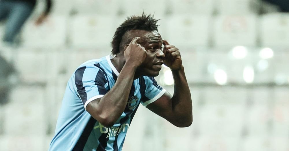 Numai el putea să facă asta! Cum și-a felicitat Balotelli colegul care marcase &icirc;mpotriva lui Galatasaray