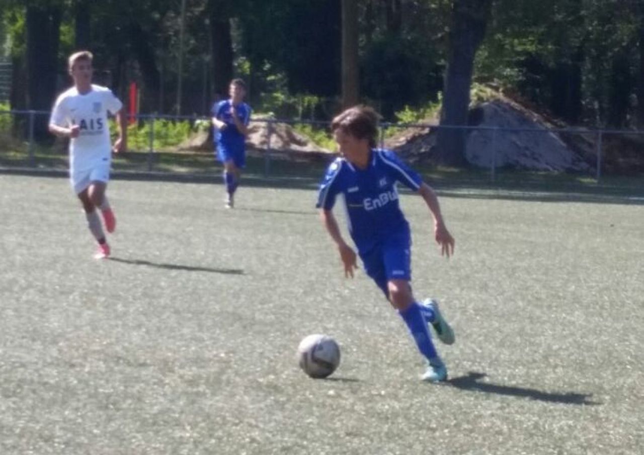 Povestea juniorului român antrenat de Mihajlovic la Bologna: le-a refuzat pe Milan și Inter, iar tatăl său a renunțat la tot pentru cariera fiului_16