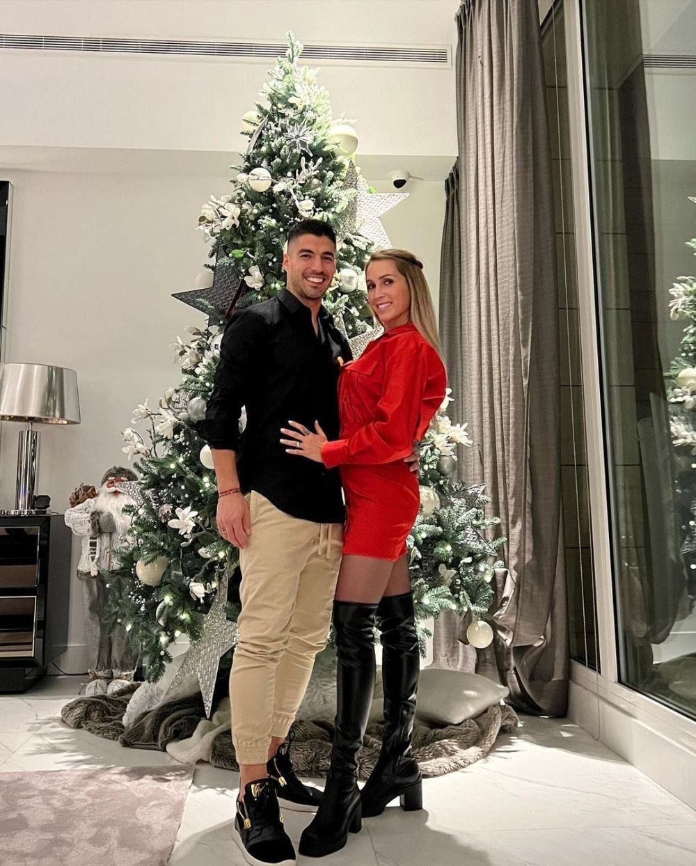 Starurile fotbalului, imagini superbe de Crăciun! Messi a încins ringul de dans alături de soție. Super apariții pentru Ronaldo și Lewandowski_3