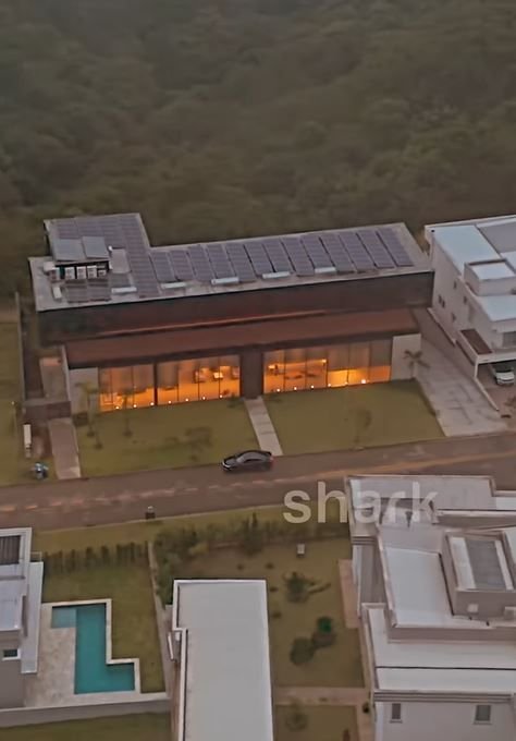 Neymar nu s-a uitat la bani! Superstarul lui PSG și-a luat o casă de 3 de milioane de euro cu lift, piscină și garaj pentru 20 de mașini! Cum arată_3