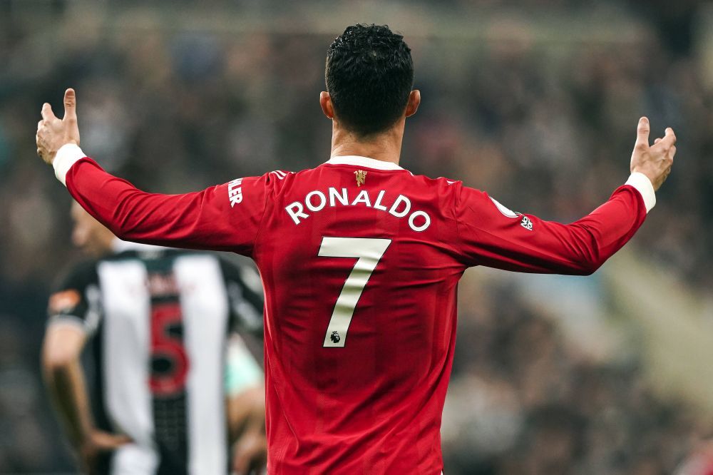 Ronaldo, pus la zid de un fost coleg după ce a fugit de pe teren: