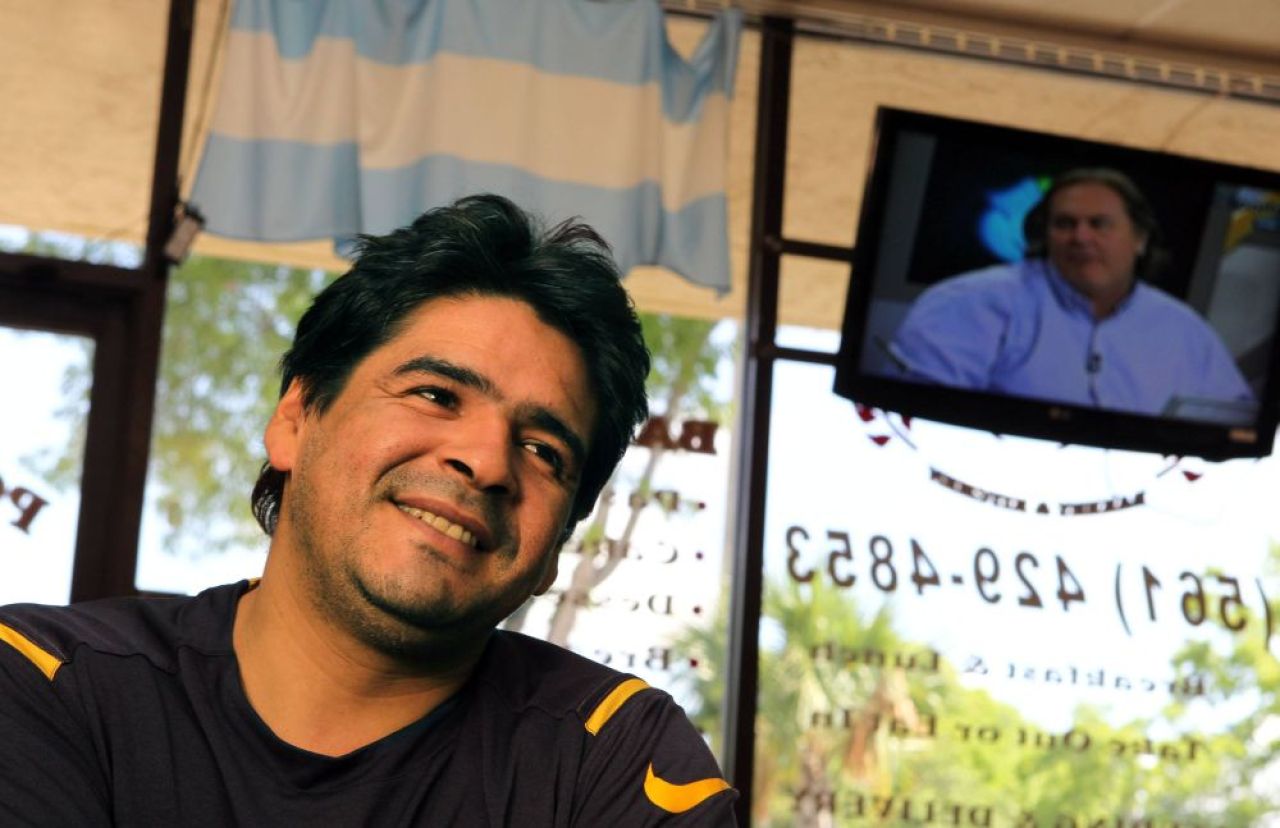 Fratele mai mic al lui Diego Maradona a murit la 52 de ani! A suferit un stop cardiac _4