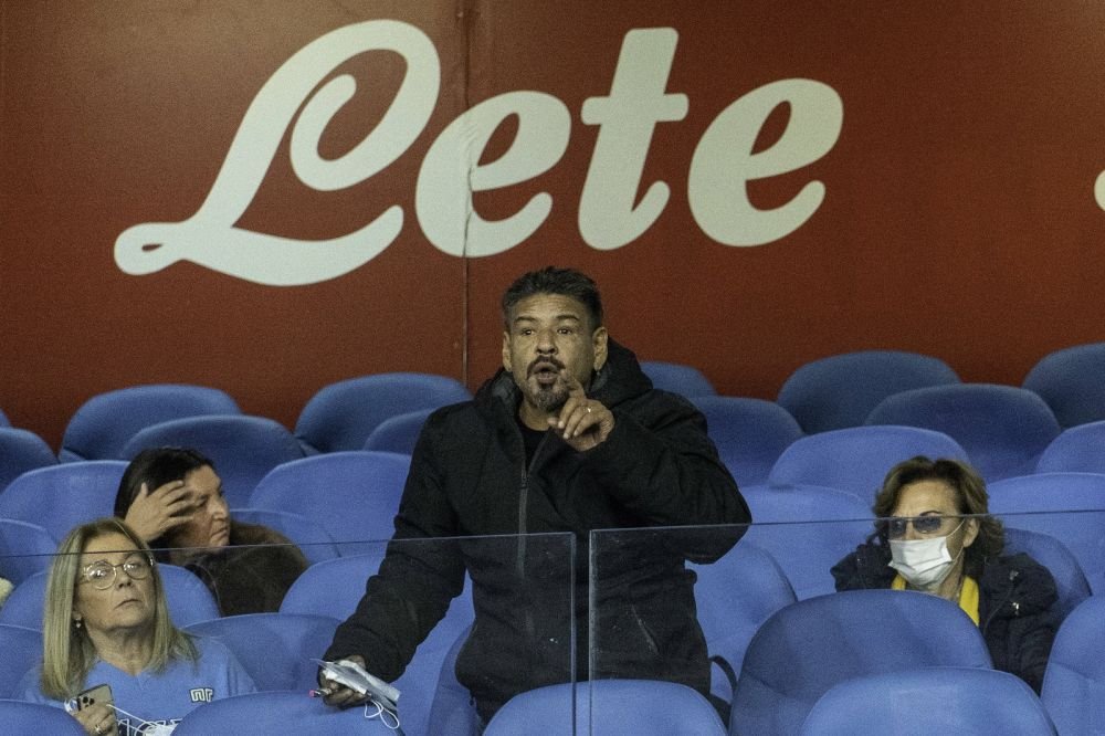 Fratele mai mic al lui Diego Maradona a murit la 52 de ani! A suferit un stop cardiac _7