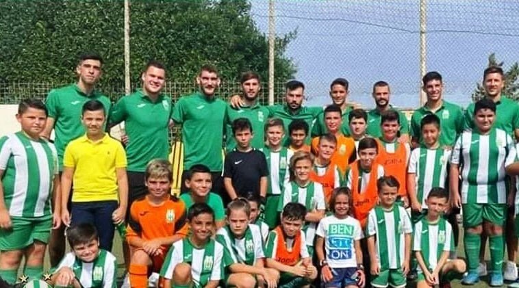 SPECIAL | Fotbalistul globe-trotter! Vorbește trei limbi străine, a jucat în cinci țări și are deja carnet de antrenor_3