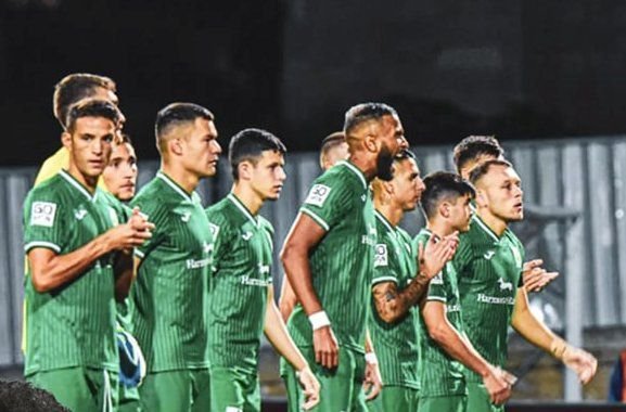 SPECIAL | Fotbalistul globe-trotter! Vorbește trei limbi străine, a jucat în cinci țări și are deja carnet de antrenor_5
