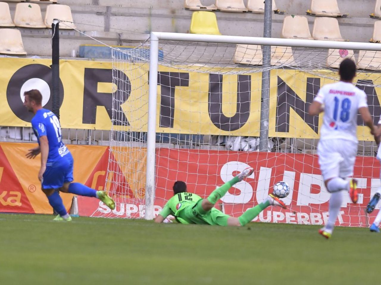 Povestea lui Daniel Popa. Cum a ajuns la Dinamo, episodul ”Păcănelele”, oferta din Tanzania și o speranță: ”Încă poate progresa”_14