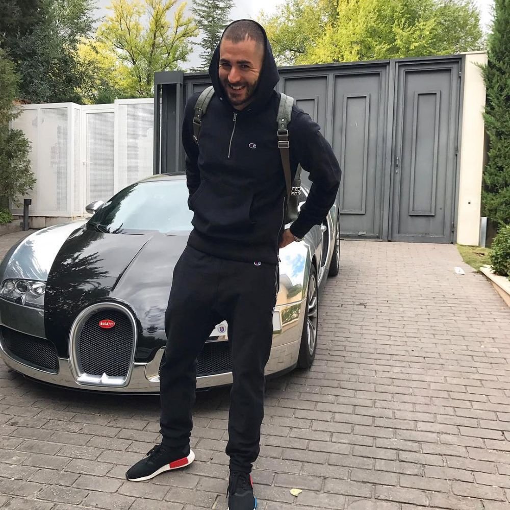 Karim Benzema are o colecție spectaculoasă de mașini. Cât costă bolizii pe care îi deține starul francez _3