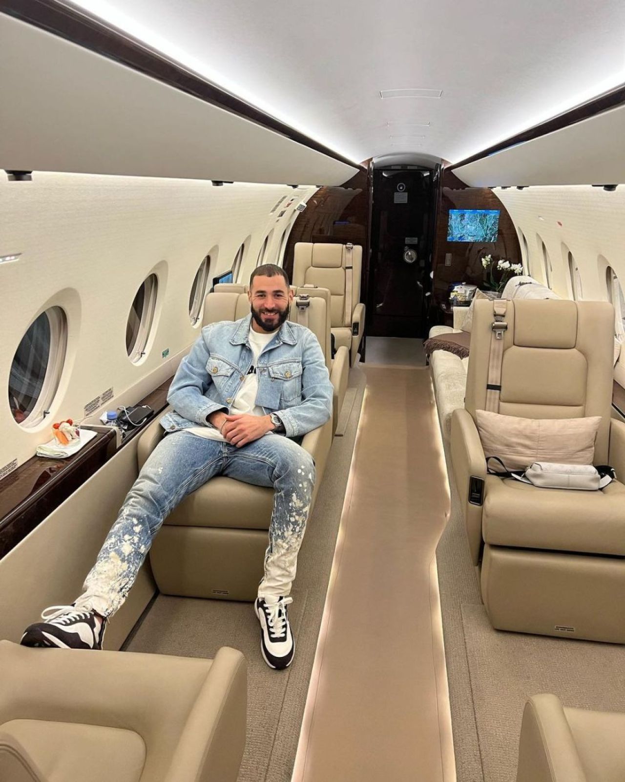 Karim Benzema are o colecție spectaculoasă de mașini. Cât costă bolizii pe care îi deține starul francez _5