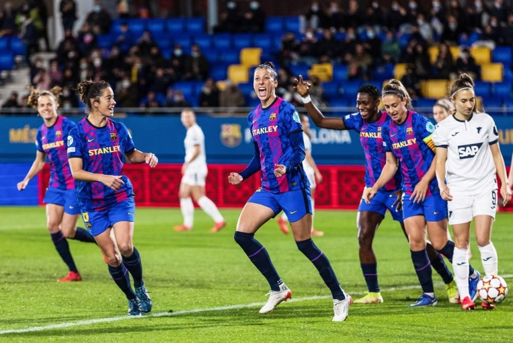 Lewandowski în variantă feminină! Golghetera absolută a lumii este plină de tatuaje și joacă la Barcelona_9