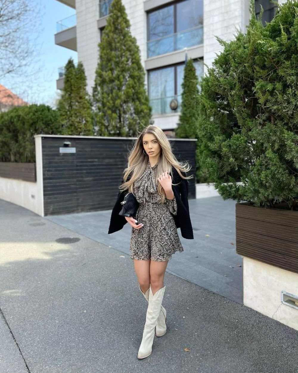 Alexandru Cicâldău, vacanță în Dubai alături de partenera lui. Bianca a făcut senzație cu ținuta sa, de Revelion_22