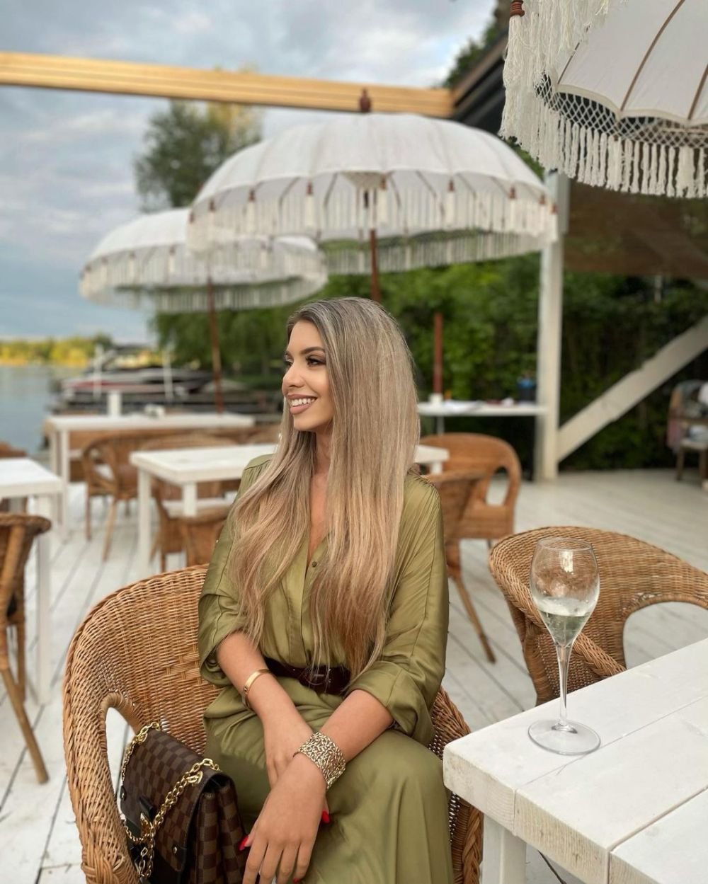 Alexandru Cicâldău, vacanță în Dubai alături de partenera lui. Bianca a făcut senzație cu ținuta sa, de Revelion_33