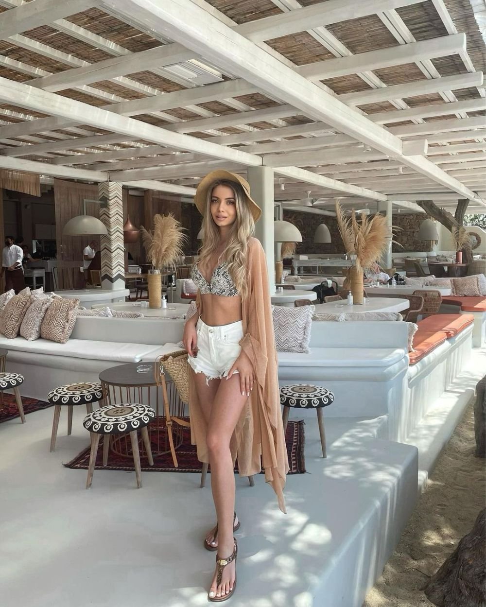 Alexandru Cicâldău, vacanță în Dubai alături de partenera lui. Bianca a făcut senzație cu ținuta sa, de Revelion_35