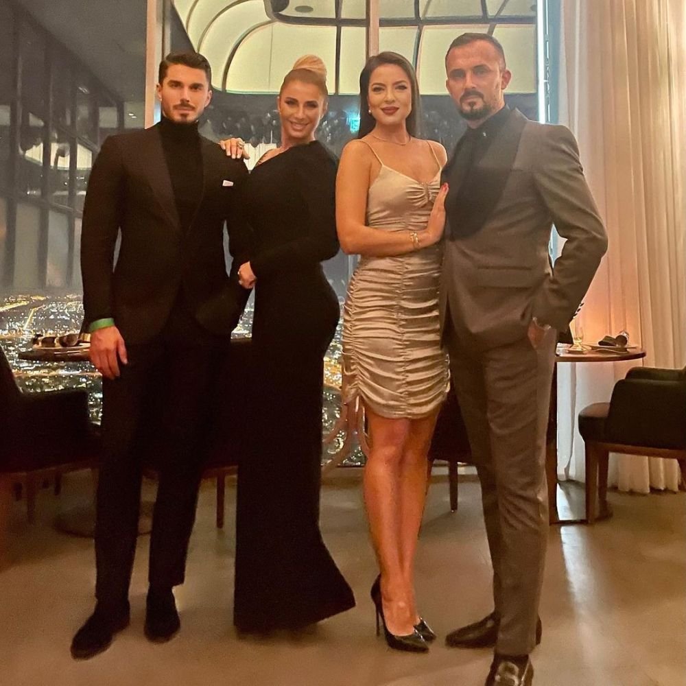 Cine e tânărul misterios cu care s-a pozat Anamaria Prodan de Revelion? Impresara a dezvăluit tot: 