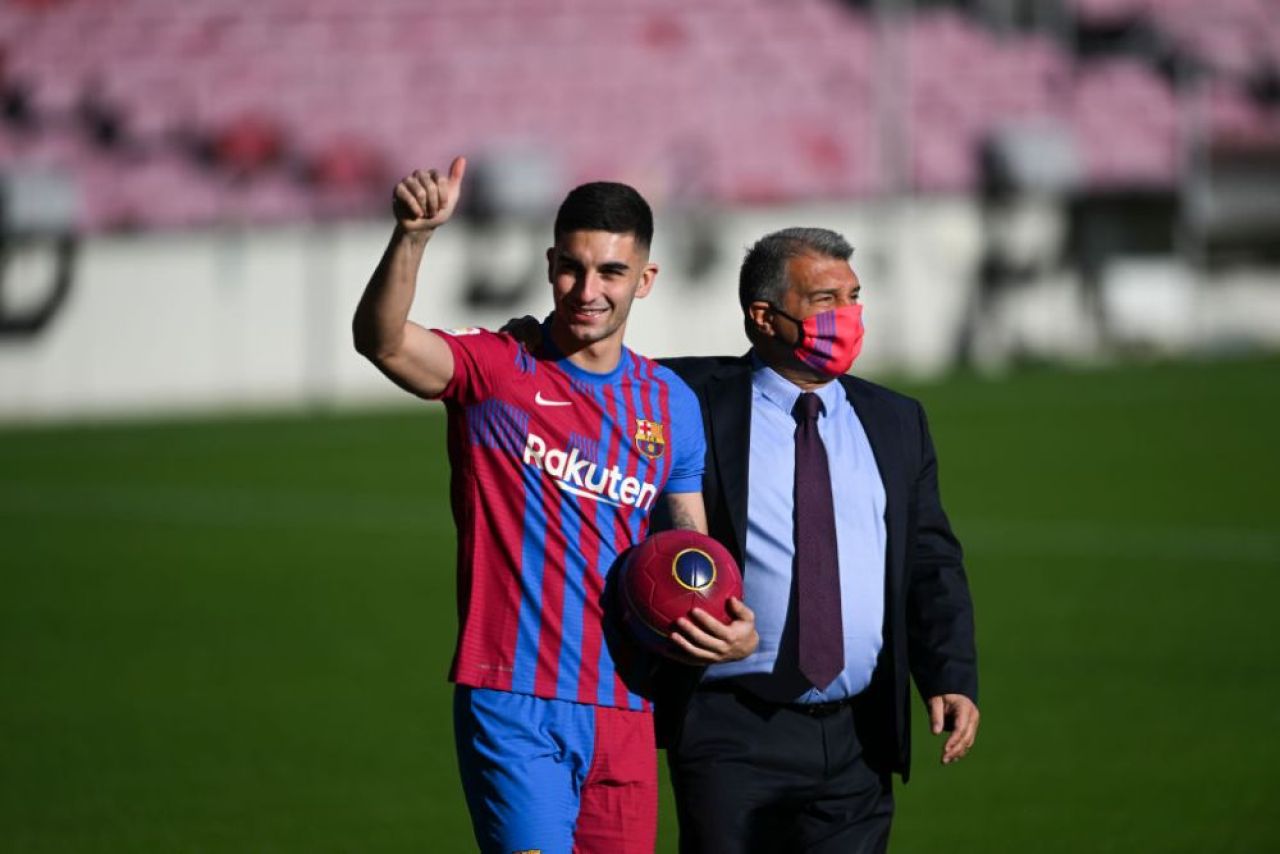 Ferran Torres nu a fost înscris încă de Barcelona! Declarațiile fostului jucător de la City la prezentarea oficială _1