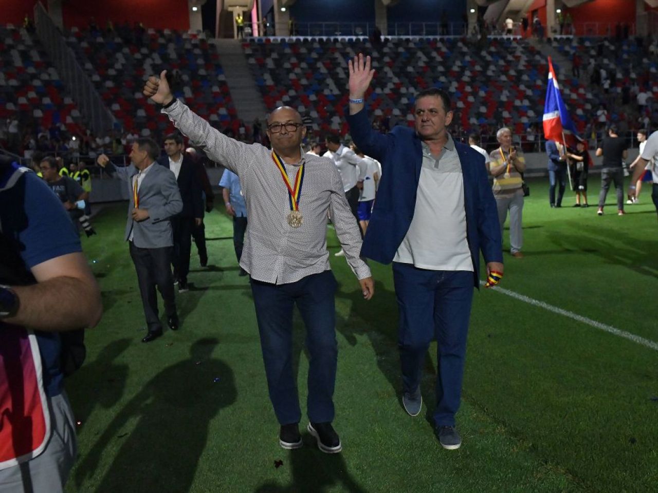Steaua caută LĂCĂTUȘ! Clubul Sportiv al Armatei face angajări pe Facebook :)_21