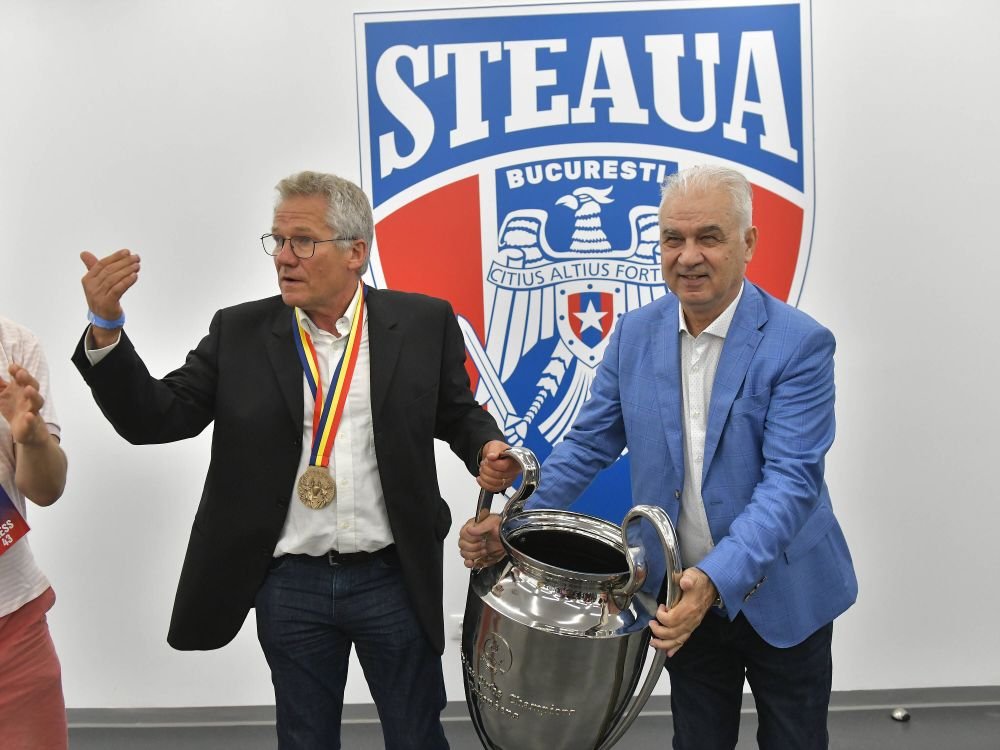 Steaua caută LĂCĂTUȘ! Clubul Sportiv al Armatei face angajări pe Facebook :)_22