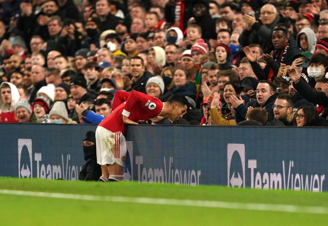 Ronaldo, aproape să o comită în ultimul meci din Premier League! Le-a oferit mingea ”pe tavă” adversarilor_11