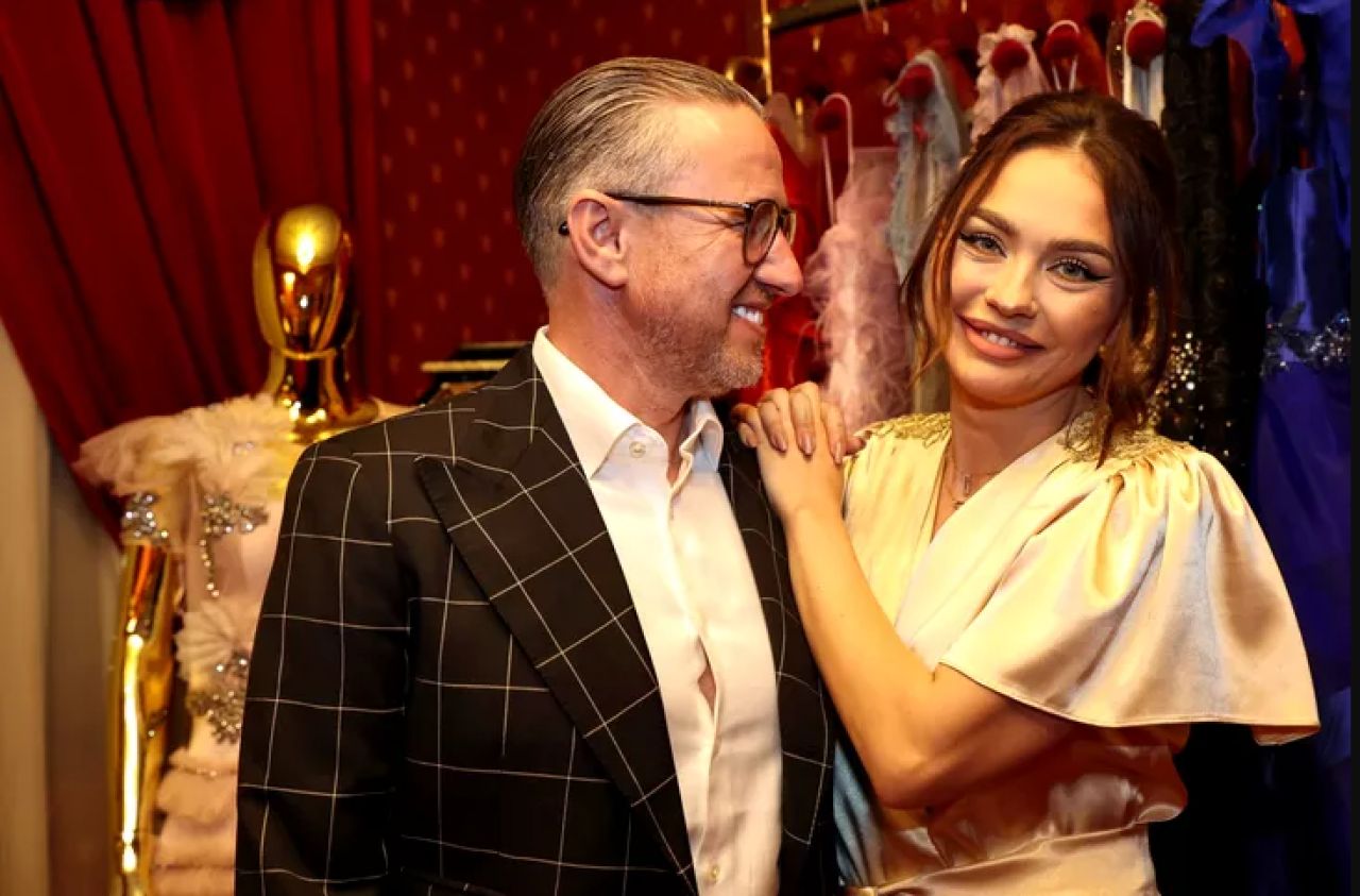 Corina Caciuc, săgeți către Anamaria Prodan: „Sunt foarte fericită!” Care este cel mai frumos cadou de la Reghecampf_1