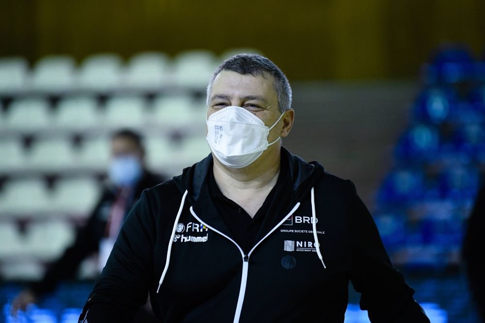 Zeul din Barcelona care vrea să facă din nou Rom&acirc;nia mare. Nu putem sta &icirc;n fața televizorului