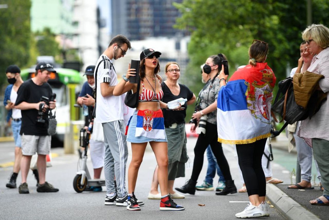 Presa din Serbia se revoltă după ce Djokovic a fost interzis în Australia: