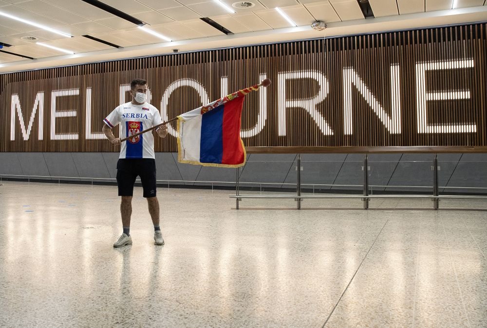 Presa din Serbia se revoltă după ce Djokovic a fost interzis în Australia: 