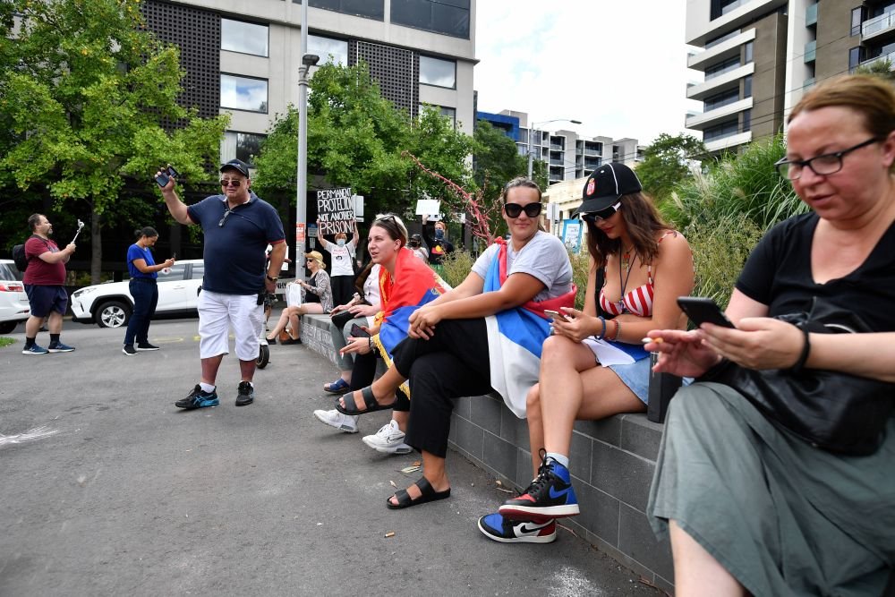 Presa din Serbia se revoltă după ce Djokovic a fost interzis în Australia: 
