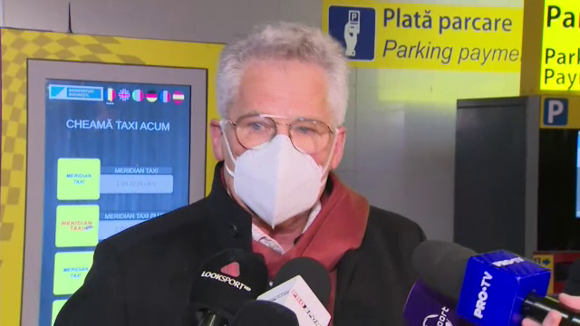 ”V-am adus cadouri”. Boloni, primele declarații după sosirea în România. Urmează negocierile cu FRF_5