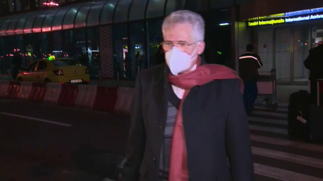 ”V-am adus cadouri”. Boloni, primele declarații după sosirea în România. Urmează negocierile cu FRF_10