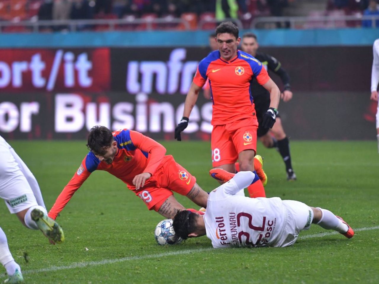 Nu doar Arsenal a fost interesată de Ianis Stoica! Clubul din Premier League care l-ar fi urmărit pe atacantul de la FCSB _3