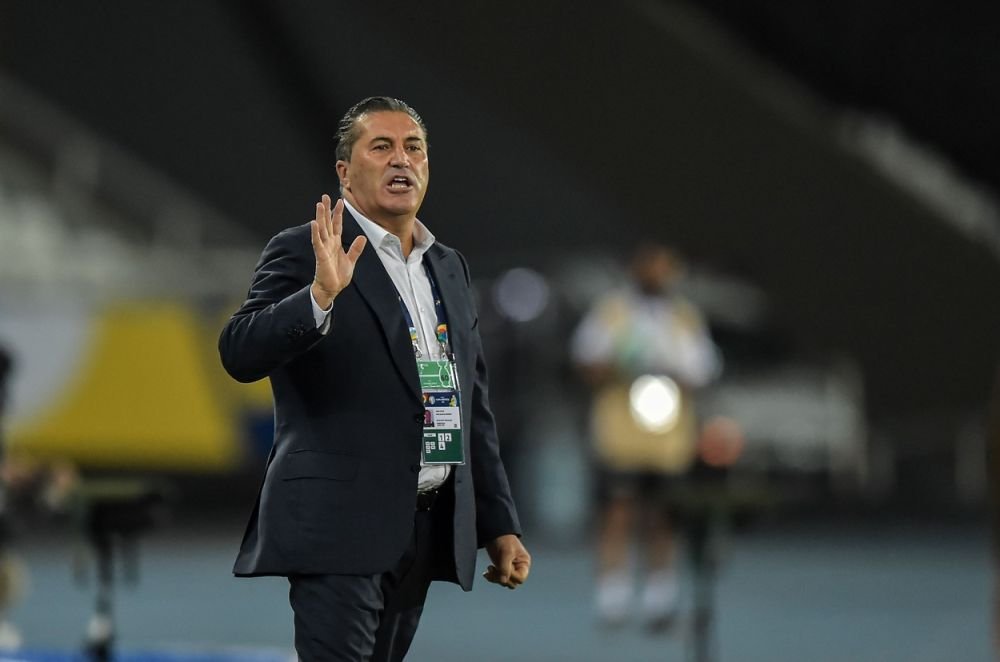 Ce avem noi aici? Începe Cupa Africii, cu românii Marinică și Hamed lângă Pele, Jorginho sau Trezeguet!_9