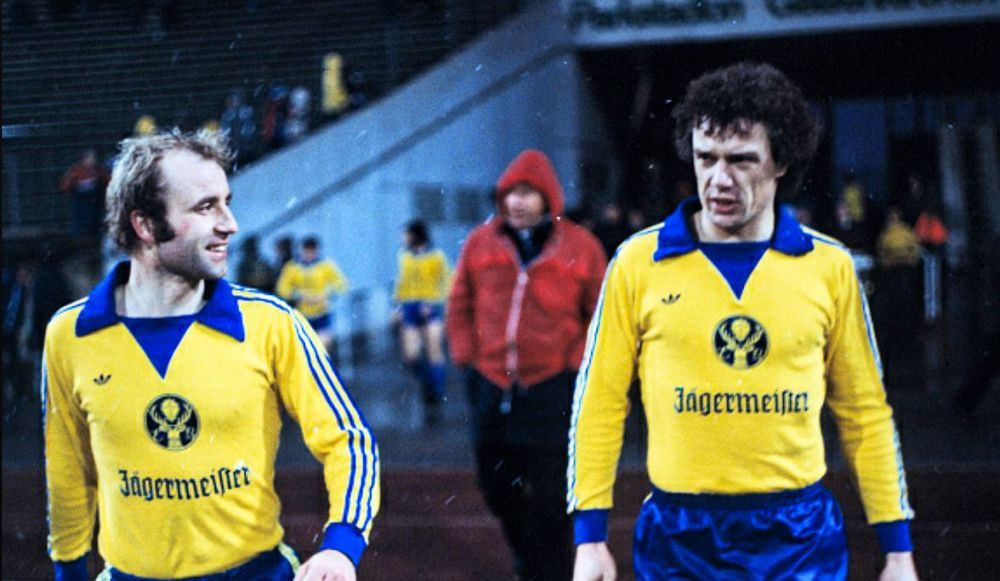 Atunci a &icirc;nceput nebunia! 8 ianuarie 1973, ziua &icirc;n care a apărut primul sponsor pe tricoul unei echipe de fotbal