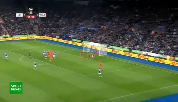 GOOOOL! Tielemans execută lovitura de pedeapsă, pe care o transformă fără probleme!