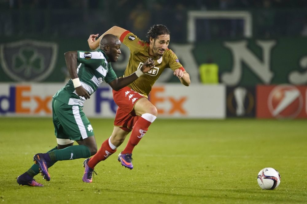 Scene șocante în fotbal! Un jucător s-a prăbușit pe teren și început să aibă convulsii, după ce a suferit un infarct. Imagini cu impact emoțional