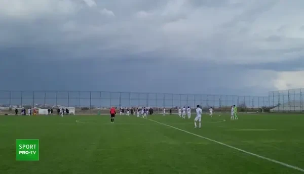 Scandal &icirc;n amicalul Rapidului! Jucătorii lui Mihai Iosif au vrut să iasă de pe teren! Ce i-a enervat